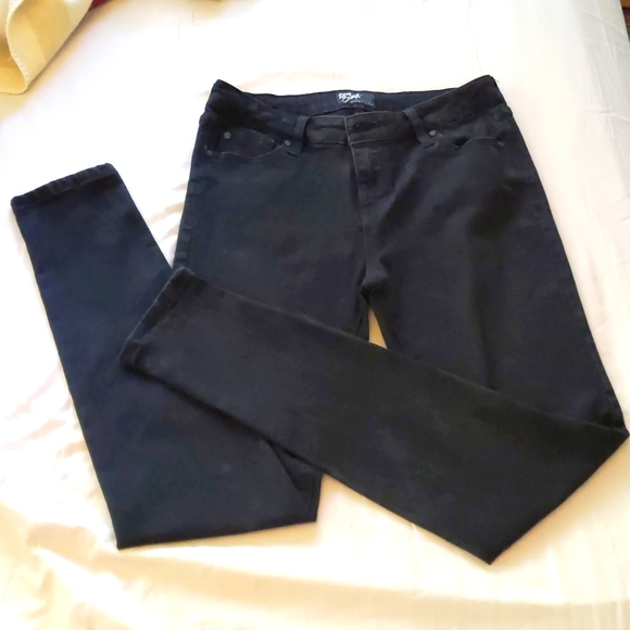 Celebrity Pink Denim - Body Sculpt skinny jeans sz 9 sz 29 black